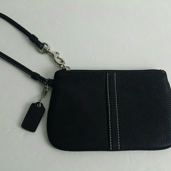 Coach Handbags - Coach wristlet